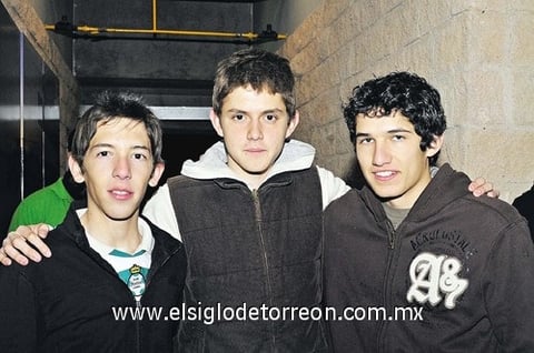 Gabriel, Héctor y Héctor.
