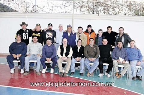 Disfrutaron el Super Bowl: Chino, Arki, Torres, Mat Tiger, La Gorda, Chícharo, Lauriano, Menonita, Kalimba, Lázaro, Zoqui, Oso, Javis, Árabe, Mario, Yuca, Sopas, Perico y George.
