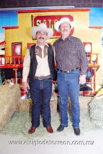El festejado junto a Luis Ortega.