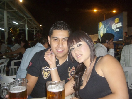 CARLOS y Cynthia.