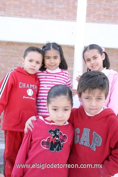 18022011  Caleb, Leslie Nicole, Andrea Valderas, Mariana Aguilar y Patricio Téllez.