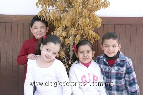 18022011 , Daniela, Ximena y Ricardo.
