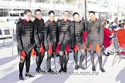 20022011 , Karen Yaqueline, Liset Puentes, Nayely, Monserrath y Karen Samantha, integrantes de la escolta de la escuela Juan de la Cruz Borrego.