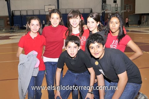 24022011  Valenzuela, Saida Sáenz, Sofía Valdez, Nadia Salas, Andrea Sánchez, Javier Varela y Rubén Romo.