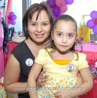 25022011  y su hija Jéssica    Michel.