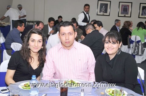 25022011  Maldonado, Christian Ayup y Sonia Borrego.