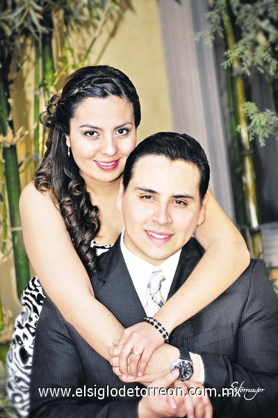 27022011 Efectuaron su presentación religiosa, Roberto Carlos Hernández Gutiérrez y Angélica Valencia Favila, en la iglesia del Santo Cristo, el 19 de febrero de 2011, en punto de las 4:00 de la tarde. Son hijos de los señores César Hernández Reyes y Elvira Olivia Gutiérrez de Hernández; Ignacio Daniel Valencia Peralta y Angélica Favila de Valencia.- Érick Sotomayor Fotografía