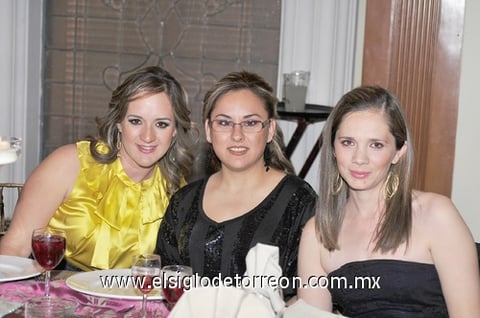 Paty de Ávalos, Brenda González y Bárbara García.