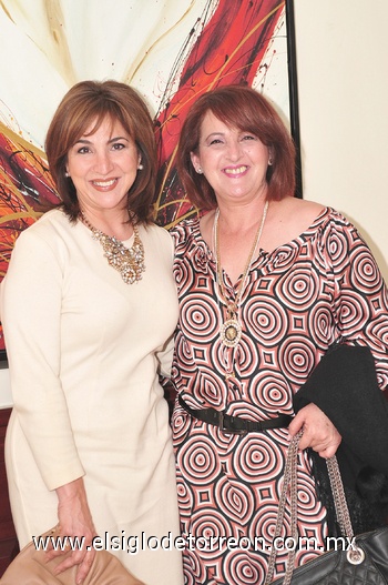 Yolanda de Trasfí y Liz de Abraham.