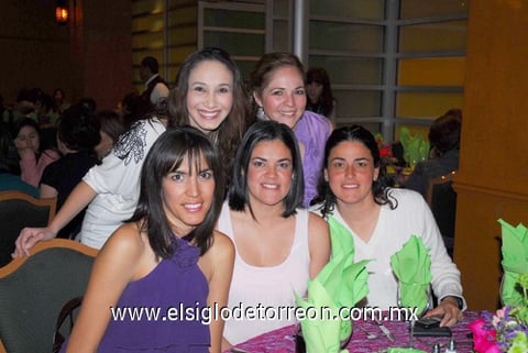 Delia Cárdenas, Bere Santos, Cecy y Marisol Ortiz, y Tete Kermedy.