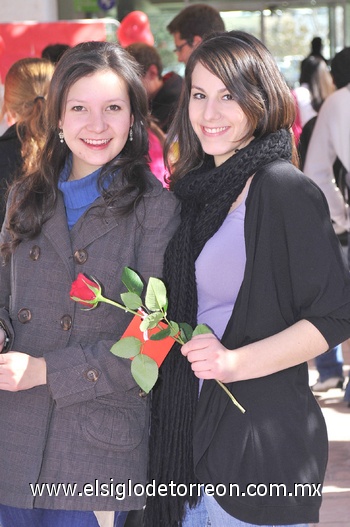 Cristina Wong y Martha Martínez.
