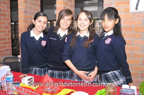 01032011  Hernández, Itzel Romero, Érika Martínez y Kenia Rodríguez.