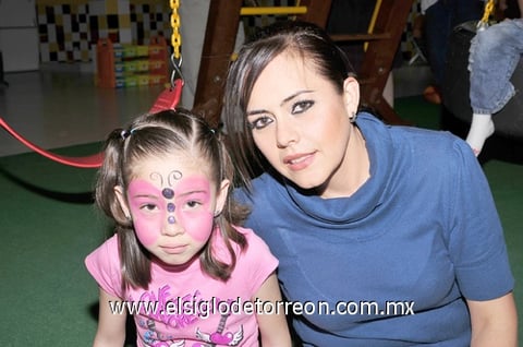 03032011  Maive Ortega Sotomayor y Vivi Sotomayor de Ortega.