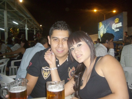 CARLOS y Cynthia.