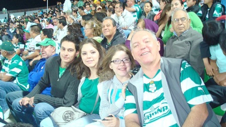 FAMILIA Flores Santos Coy.