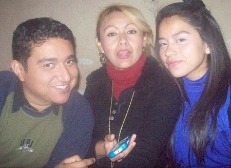 JUAN, Nidia y Ariadna de Santiago.