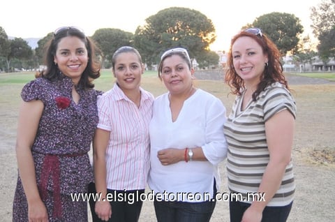 07032011  de Alday, Linda de Carrillo y Claudia de Carbajal.
