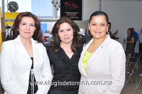 08032011  Enríquez, María Eugenia Pérez y Mónica Pérez.