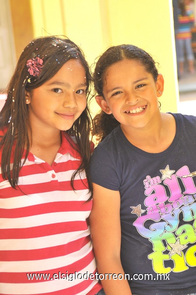 09032011  y Joselyn.