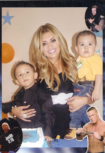 Gabriel Cortinas con sumamá Neima y su hermano Andy.