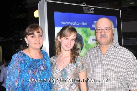 11032011  Aguilera de Herrera, Lorena Herrera Aguilera y Gerardo Herrera.