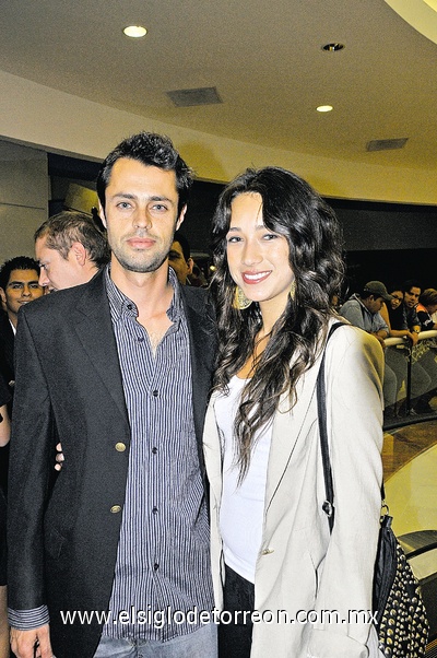 13032011  y Sara.