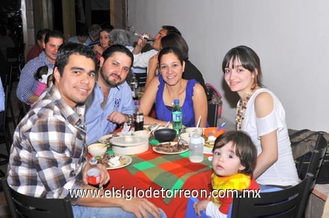 13032011  Martínez, Antonio Ugalde, Liz Salmón, Alejandra de Martínez y Diego Martínez.