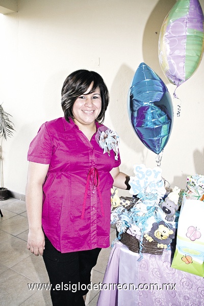 14032011  Haro de Escobar espera el nacimiento de su bebé, por lo que recibió alegre fiesta de canastilla.