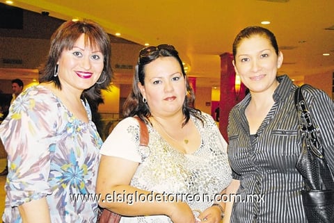 14032011  Ortiz, Selene Delgadillo y Viridiana Parraga.