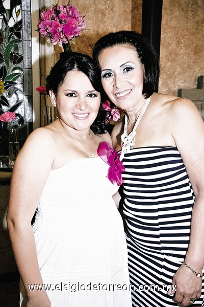 14032011  Madinaveitia de Rechy y Georgina Chávez de Madinaveitia.