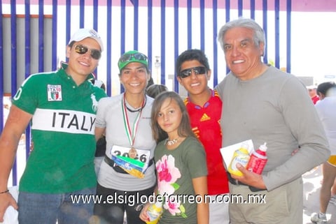 15032011  Villa Issa Campos, Jeannette Campos, Claudette Villa Issa, Diego Alonso Campos y Héctor Alonso.
