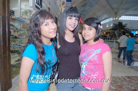 16032011 Soto, Alexia Muñoz y Carolina Muñoz.