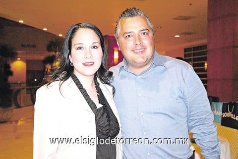 16032011  López y Diana García.