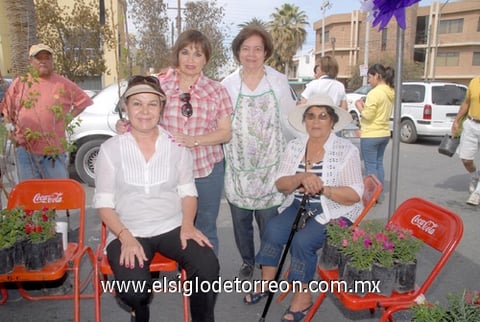 16032011 , Irma, Nina y Cory del Club Violeta.