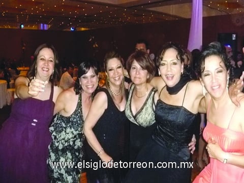 18032011  Izquierdo, Edi Ficachi, Rosalba Ruiz, Gaby Ledezma, Noemí Zerón y Rocío Zerón.