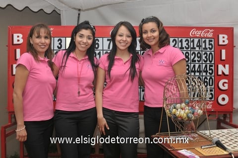 20032011 Campos, Ana Cristina Sánchez, Josefina Reyes y Mayela Medina, asistieron al bingo de Ver Contigo.