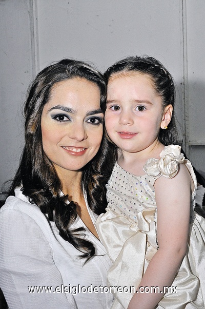 22032011 Máynez y María Sada.