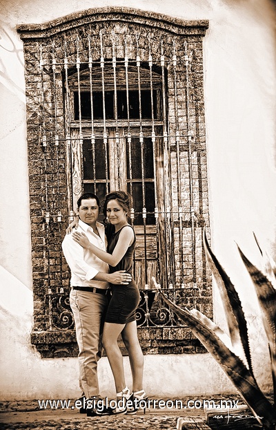 22032011 Efectuaron su presentación religiosa, Mario Valdés Lugo y Estefanía Carreón Valdemar, en la capilla de la Virgen María de La Medalla Milagrosa el cinco de marzo de 2011, en punto de las 6:00 de la tarde. Son hijos de los señores Mario Valdés Garza y Gabriela Lugo González; Gerardo Carreón Fernández (f) y María de Lourdes Valdemar Larrañaga.- Maqueda Fotografía