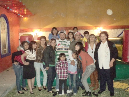 EN familia.