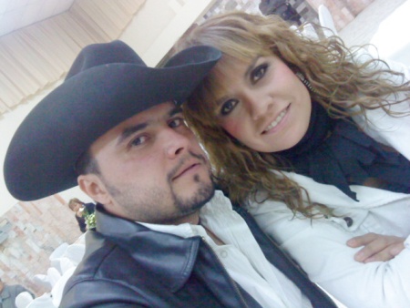ARMANDO y Gris.