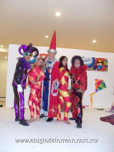 27032011  espectáculo de magia y diversión.