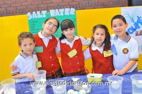 30032011 Silva, Michelle Íñiguez, Mariángel Ramos, Paola Cepeda y Juan Manuel Fernández.