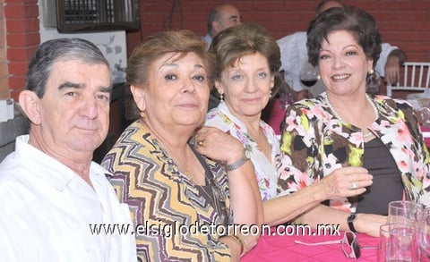 31032011  y Artemisa Helguera, Lucy Palazuelos y Olga Estrada.