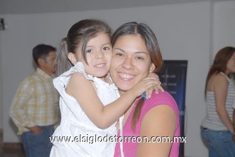 01042011  Cuevas y Nicole Salazar.