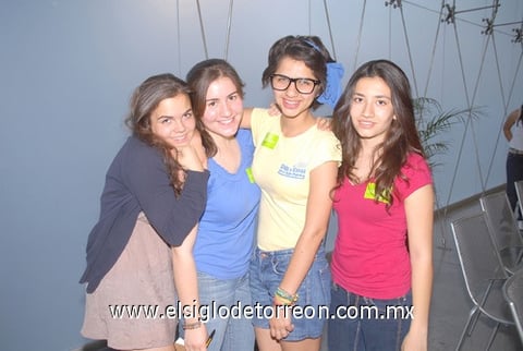 03042011  Buckes, Victoria Marcos, Dany Salas y Jéssica Zarzar.