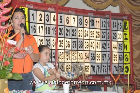 03042011  a beneficio del Proyecto Mariposa A.C.
