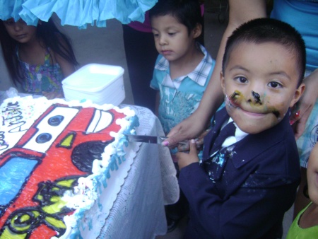 En el cumple de Juan Antonio den el ejido 6 de Enero 6 de Enero festejado por sus padres Araceli Berúmen y Juan. Fotografía enviada por Claudia Pérez.
