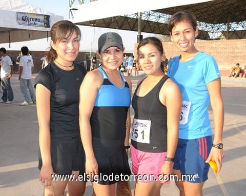04042011 Espinoza Reyes, Adriana Camarillo, Abigail Hernández y Lucy Leal.
