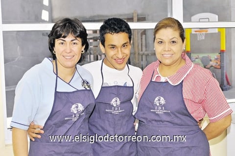 04042011  González, César Carrillo y Ara Ramírez.