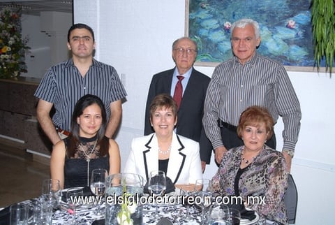 05042011 Jiménez y Marco Rivera, acompañados de sus respectivas esposas.